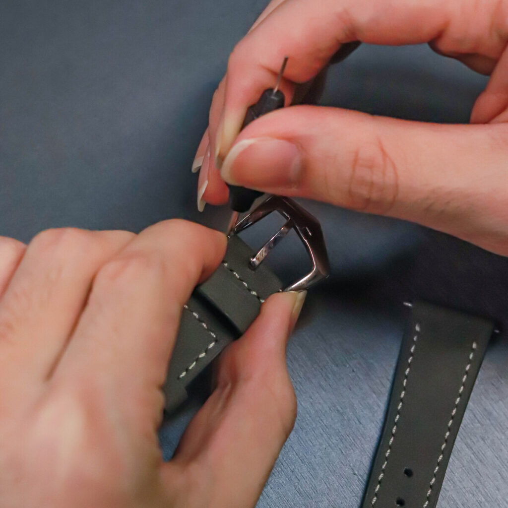 Attaching Buckle