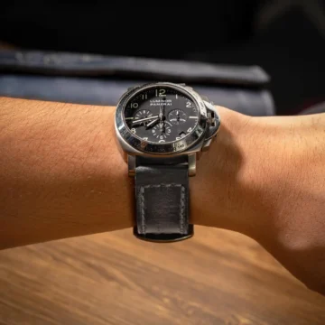 Grey-Arillo-strap-on-Panerai-Luminor-PAM0072-made-by-Gunny-Straps