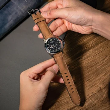 Edbert-strap-on-Panerai-Luminor-PAM00072-made-by-Gunny-Straps