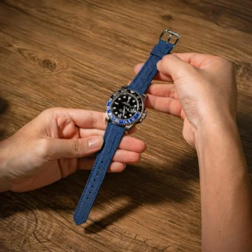 dark-navy-blue-kevlar-strap-on-rolex-gmt-master-II-batman-made-by-Gunny-Straps