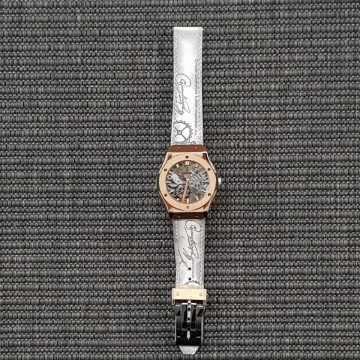 White Marble Scritto Strap on Hublot by Gunny Straps