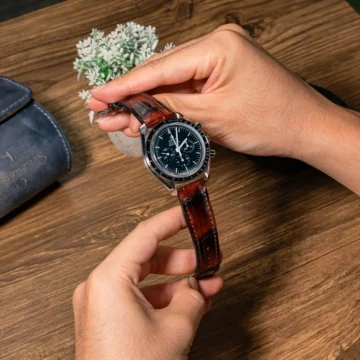 Jasper-Crocodile-Strap-on-Omega-Speedmaster-made-by-Gunny-Straps