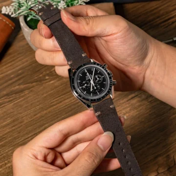 Minimalist-Ebony-Strap-on-Omega-Speedmaster-made-by-Gunny-Straps