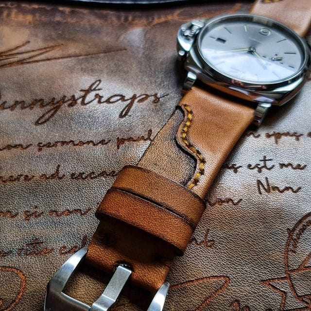 edlyn-leather-strap-on-panerai-watch-made-by-Gunny-Straps