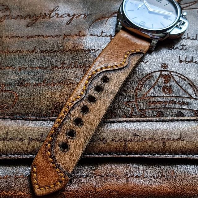 edlyn-leather-strap-on-panerai-watch-made-by-Gunny-Straps