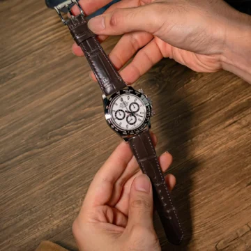 Dark-brown-crocodile-watch-strap-on-Rolex-Daytona-Ceramic-Panda-made-by-Gunny-Straps