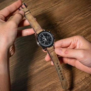 Mission-possible-1-strap-on-Omega-speedmaster-made-by-Gunny-Straps