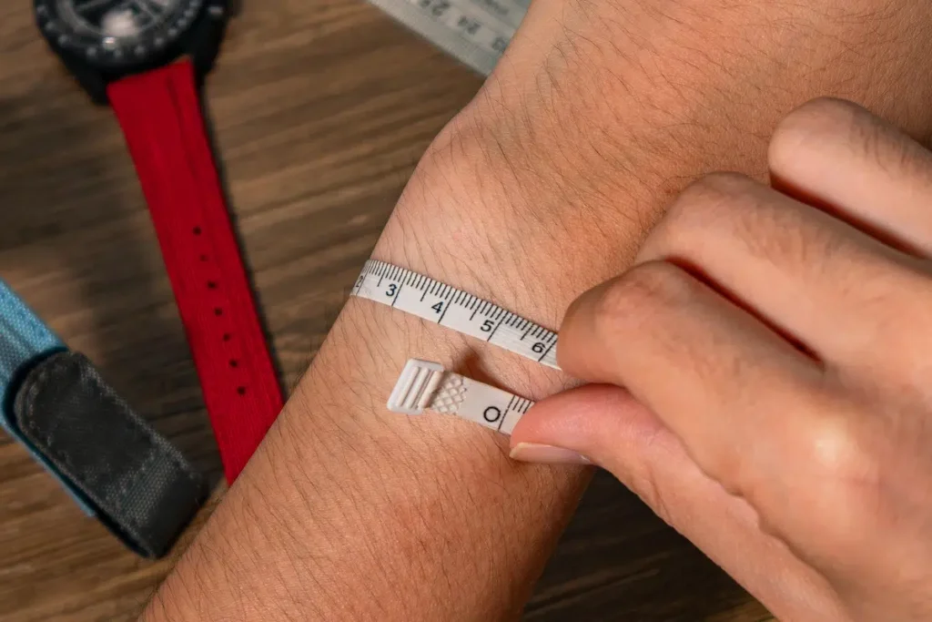 How to measure your wrist size