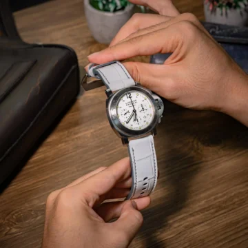 white-crocodile-watch-strap-on-panerai-luminor-daylight-made-by-Gunny-Straps