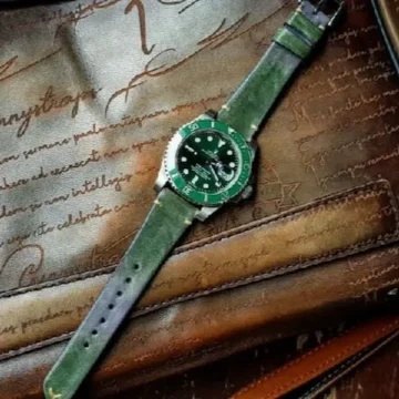 Gurney 6 Strap on Rolex GMT Master II Hulk made by Gunny Straps