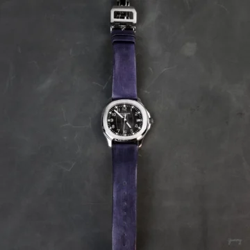 Satin-purple-leather-strap-on-patek-philippe-aquanaut-made-by-Gunny-Straps