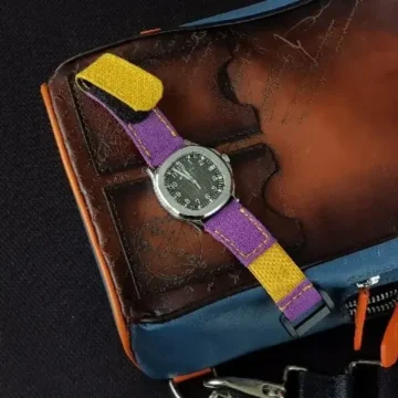 chessboard-blue-single-pass-leather-strap-on-patek-philippe-aquanaut-made-by-Gunny-Straps