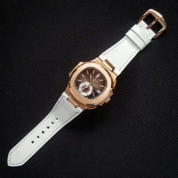 white-flax-leather-strap-on-Patek-Philippe-Nautilus-Rose-gold-made-by-Gunny-Straps
