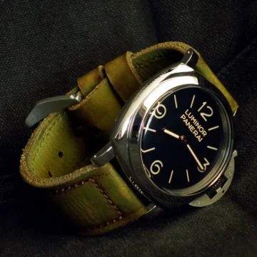 Amazon-Strap-on-Panerai-Luminor-made-by-Gunny-Straps