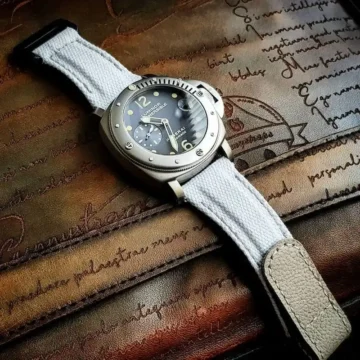 White-Canvas-with-Grey-Flap-and-Extreme-Padding-Style-on-Panerai-Submersible-PAM106-made-by-Gunny-Straps