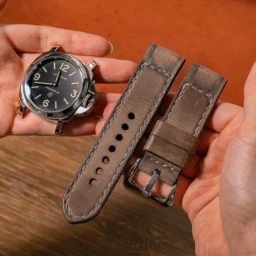 Caitlin 5 Strap on Panerai Luminor PAM1000 made by Gunny Straps