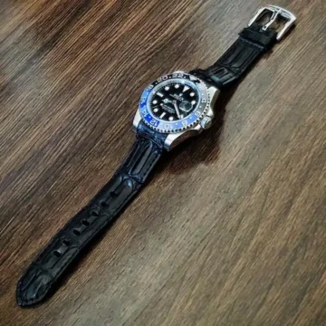 Black-hornback-crocodile-watch-strap-on-Rolex-GMT-Master-II-Batman-made-by-Gunny-Straps