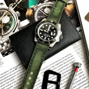 Canvas-Verte-Strap-on-Rolex-Submariner-made-by-Gunny-Straps