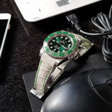 Off-white-crocodile-watch-strap-on-Rolex-GMT-Master-II-Hulk-made-by-Gunny-Straps