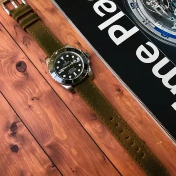 Two-Tone-Canvas-Green-Beige-Strap-on-Rolex-Submariner-made-by-Gunny-Straps