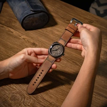 Caitlin-2-strap-on-Panerai-Radiomir-Otto-Giorni-made-by-Gunny-Straps