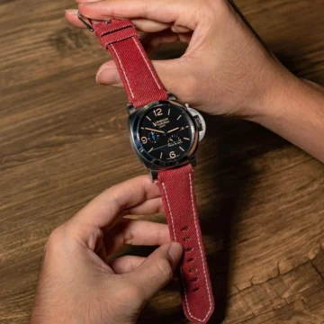 Red-denim-strap-on-Panerai-Luminor-PAM1321-made-by-Gunny-Straps