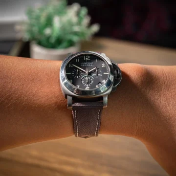 Brown-Sailcloth-watch-strap-on-Panerai-Luminor PAM00072 made by Gunny Straps