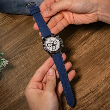 Navy-blue-sailcloth-watch-strap-on-Rolex-Daytona-Ceramic-Panda-made-by-Gunny-Straps