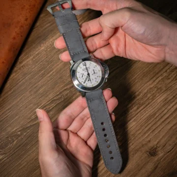 Vague-grey-strap-on-panerai-luminor-chrono-daylight-made-by-gunny-straps