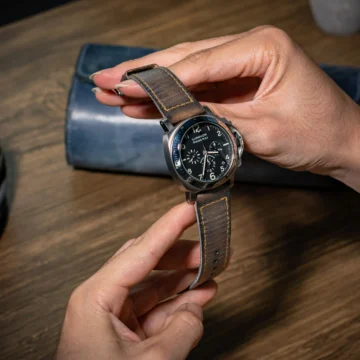 Mission-possible-3-strap-on-Panerai-Luminor-PAM00072-made-by-Gunny-Straps