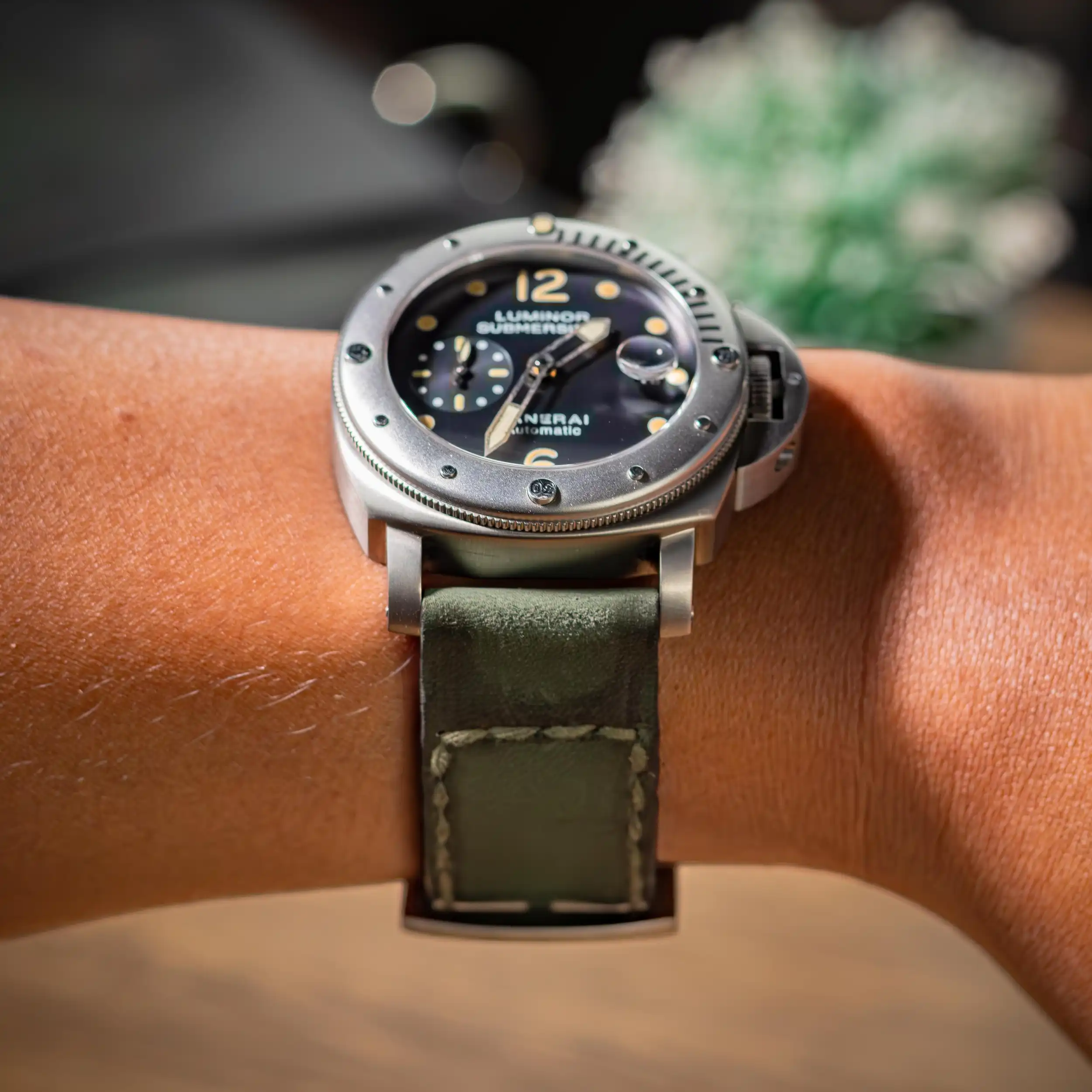 caitlin-7-strap-on-panerai-luminor-submersible-PAM00106-made-by-Gunny-Straps
