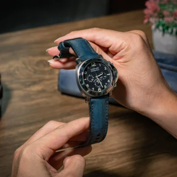 deep-blue-strap-on-Panerai-Luminor-PAM-00072-made-by-Gunny-Straps