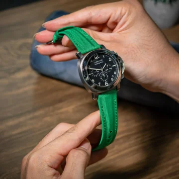 green-kevlar-strap-on-Panerai-Luminor-PAM00072-made-by-Gunny-Straps