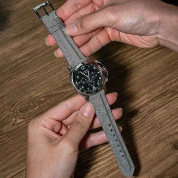 light-grey-kevlar-strap-on-Panerai-Luminor-PAM00072-made-by-Gunny-Straps