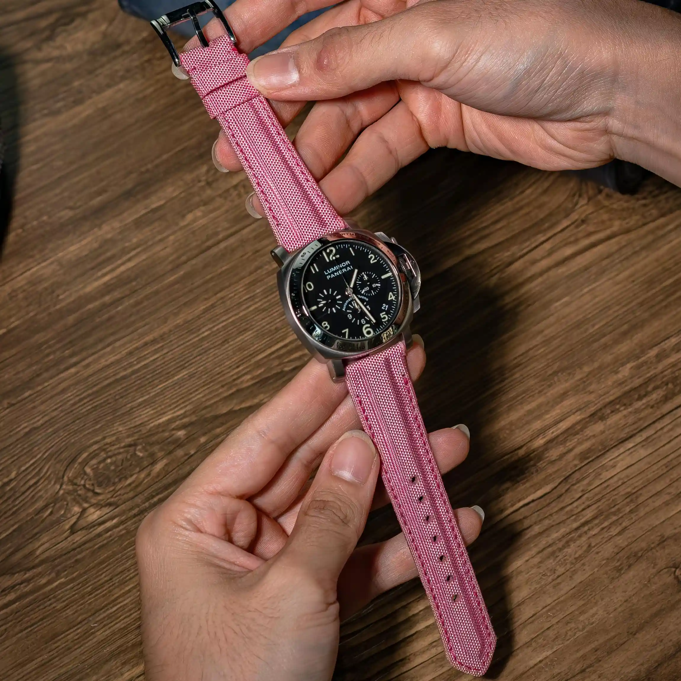 pink-kevlar-strap-on-Panerai-Luminor-PAM00072-made-by-Gunny-Straps
