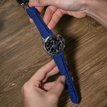 ultramarine-blue-kevlar-strap-on-Panerai-Luminor-PAM00072-made-by-Gunny-Straps